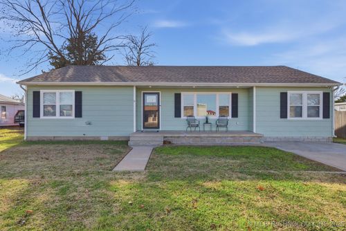 318 E 11th St, Dewey, OK, 74029-1620 | Card Image