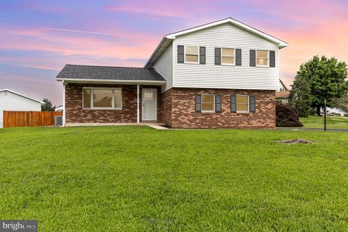 929 Sycamore Ln, LEBANON, PA, 17046-2030 | Card Image