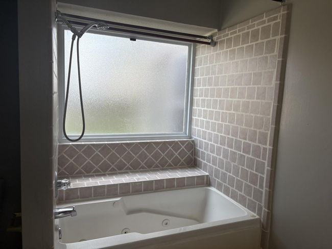 Jacuzzi Tub | Image 14