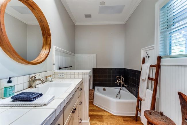 2113 Brooklyn St, House other with 3 bedrooms, 4 bathrooms and null parking in Austin TX | Image 12