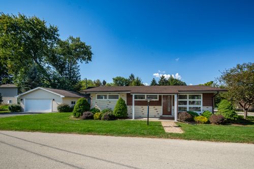 8026 236th Ave, Salem, WI, 53168-9426 | Card Image