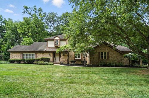516 Pauley Woods Cir, Dayton, OH, 45429-1871 | Card Image