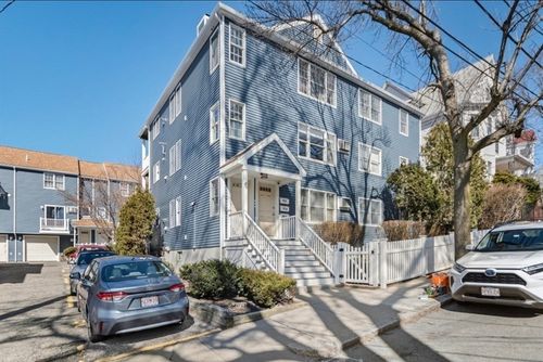 c-75 Mount Vernon St, Somerville, MA, 02145-4318 | Card Image