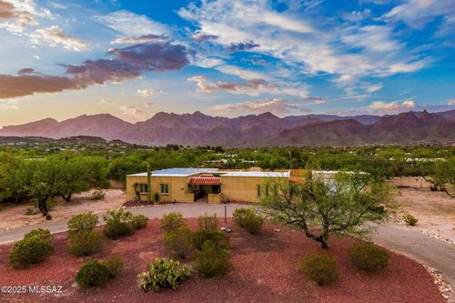 8921 E Indian Canyon Rd, Tucson, AZ, 85749-8120 | Card Image