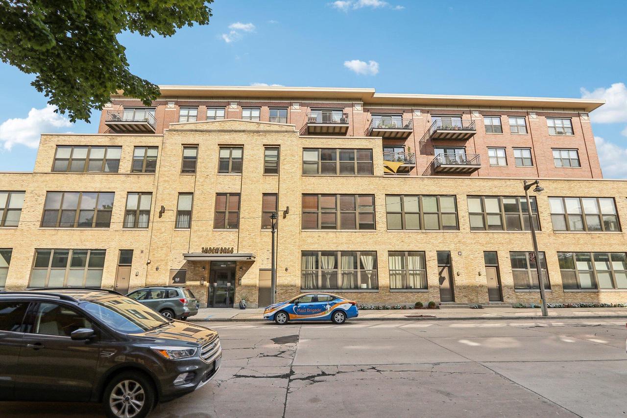 Hubbard St, Milwaukee, WI 53212 #1