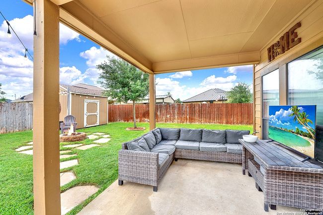 109 Park Way, House other with 4 bedrooms, 3 bathrooms and null parking in Poth TX | Image 28