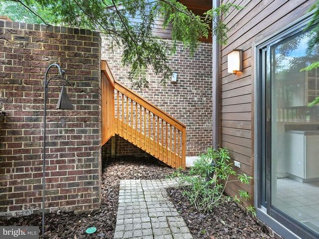 2151 Cabots Point Ln, Townhouse with 4 bedrooms, 3 bathrooms and null parking in RESTON VA | Image 5