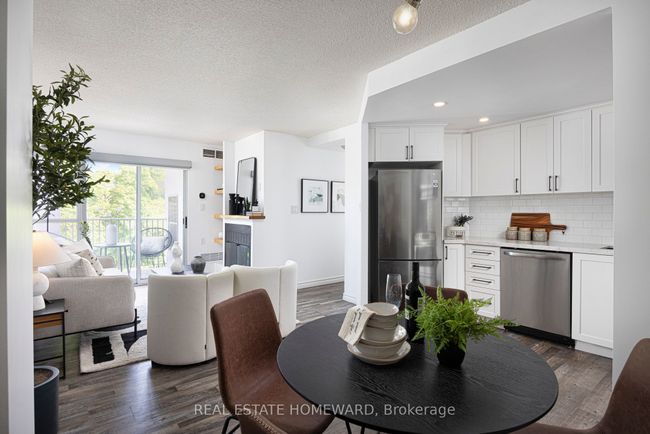 503 - 716 Kingston Rd, Condo with 2 bedrooms, 1 bathrooms and 1 parking in Toronto ON | Image 12