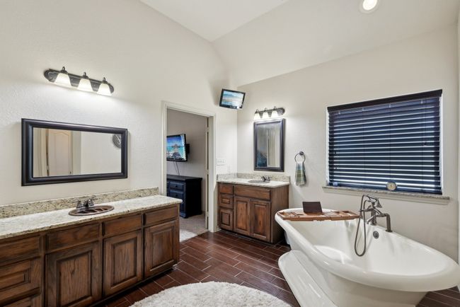 Master Bath | Image 18