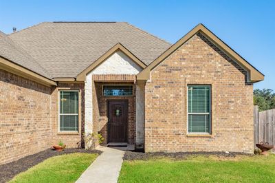 244 Mossy Meadow Drive, House other with 3 bedrooms, 2 bathrooms and null parking in West Columbia TX | Image 3