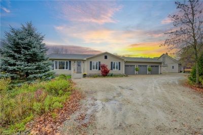 8659 Wellington Rd 7, House other with 3 bedrooms, 1 bathrooms and 23 parking in Palmerston ON | Image 1