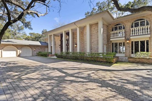 721 W Miracle Strip Pkwy, Mary Esther, FL, 32569-1841 | Card Image