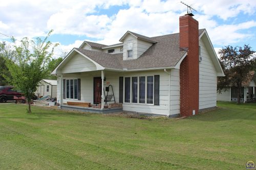 432 Lakin St, Osage City, KS, 66523-1144 | Card Image