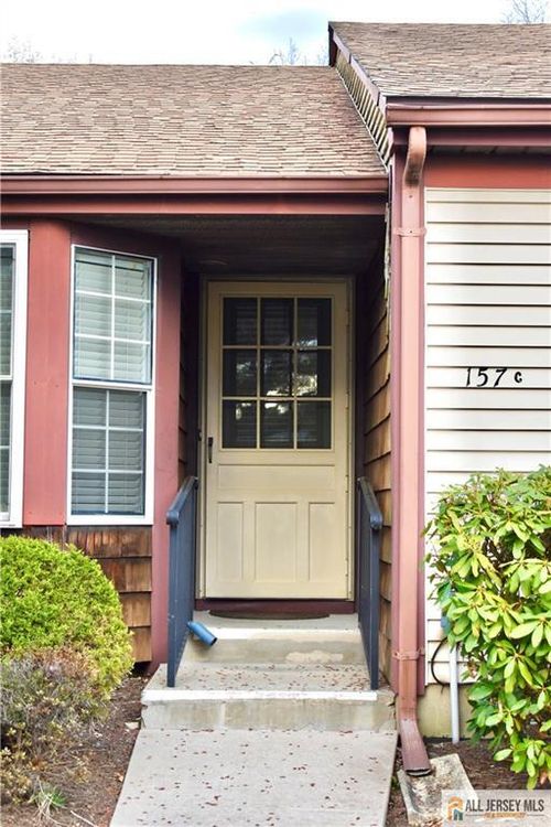 c-157 Concordia Cir, Monroe, NJ, 08831-4604 | Card Image