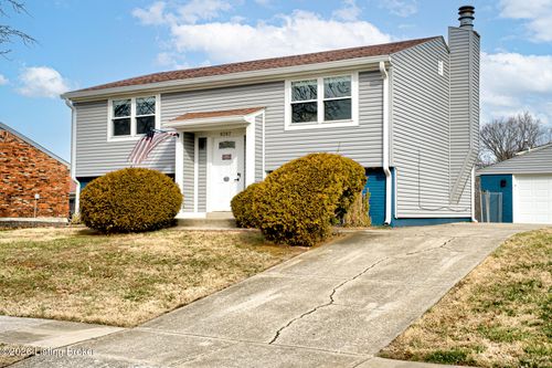 9307 Marse Henry Dr, Jeffersontown, KY, 40299-1138 | Card Image