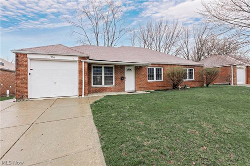 754 Hemlock Dr, Euclid, OH, 44132-2124 | Card Image