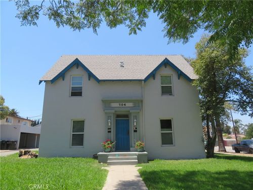 a-704 S Howard St, Corona, CA, 92879 | Card Image
