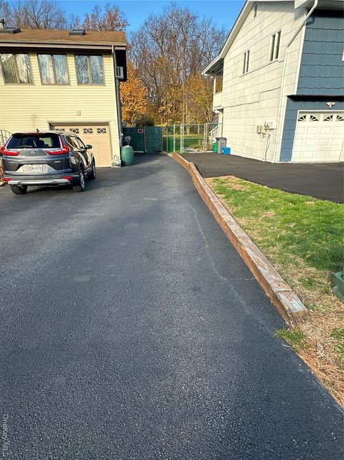 11 Brush Ct, Garnerville, NY, 10923-1230 | Card Image