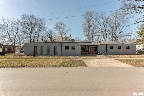 104 N Pine St, Centralia, IL, 62801-3265 | Card Image