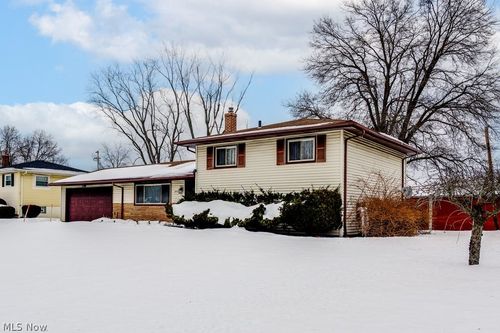 5731 Meadow Ln, Bedford Heights, OH, 44146-2451 | Card Image