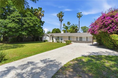 17363 Saticoy St, Northridge, CA, 91325-4527 | Card Image