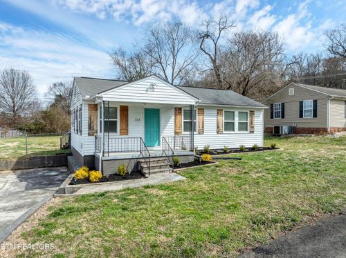 304 Norris Ave, Maryville, TN, 37804-2776 | Card Image