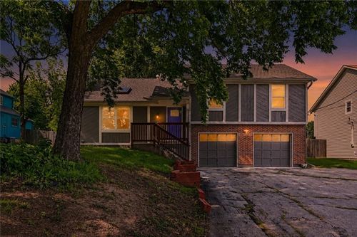 9812 51st St, Merriam, KS, 66203-1624 | Card Image