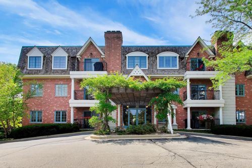 104-151 E Laurel Ave, Lake Forest, IL, 60045-1296 | Card Image