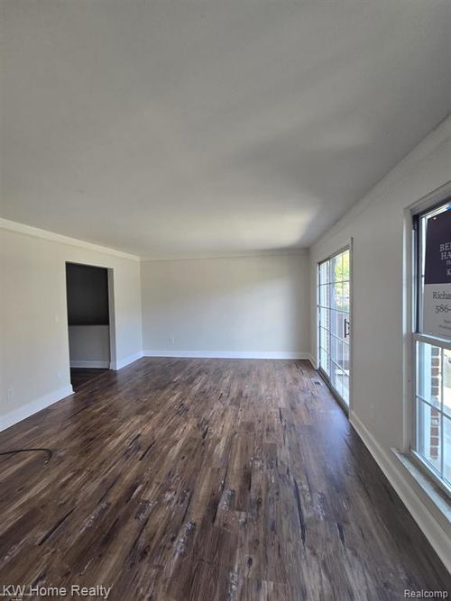 39551 Heatherheath Dr, Clinton Township, MI, 48038-2645 | Card Image