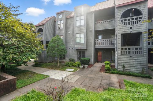 unit-56-9031 J M Keynes Dr, Charlotte, NC, 28262-8443 | Card Image