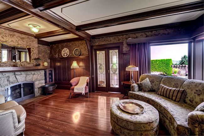 Living area in main house | Image 13
