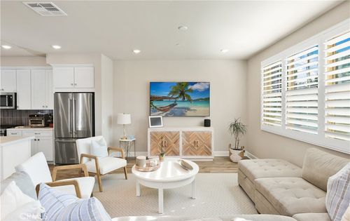 19239 Tideline Ct, Huntington Beach, CA, 92648-6212 | Card Image