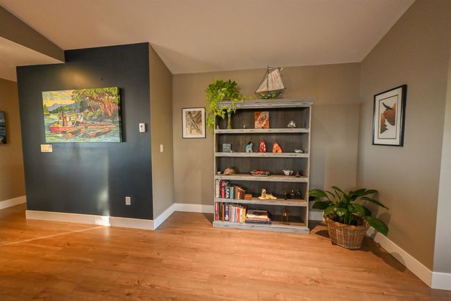 6251 Oracle Rd, House other with 3 bedrooms, 2 bathrooms and null parking in Sechelt BC | Image 6