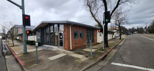 1300 Court St, Redding, CA, 96001-1635 | Card Image