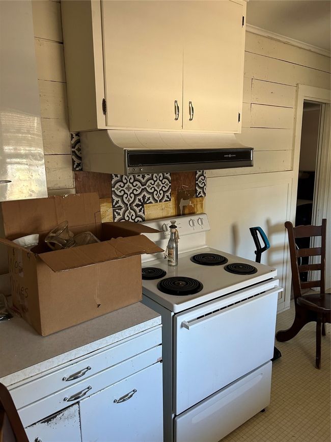 903 W Main St, House other with 3 bedrooms, 2 bathrooms and null parking in Olney TX | Image 11