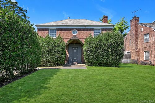 30 Beechwood Drive, Hempstead, NY, 11559 | Card Image