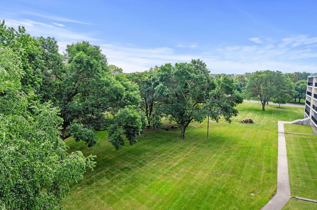 APT-514 - 10511 Cedar Lake Rd, Condo with 3 bedrooms, 2 bathrooms and null parking in Minnetonka MN | Image 43