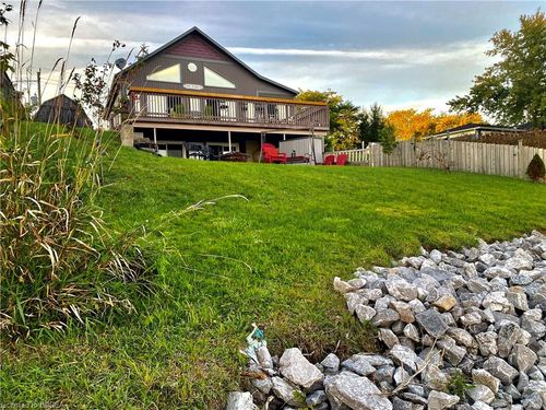 1034 S Coast Dr, Nanticoke, ON, N0A1L0 | Card Image