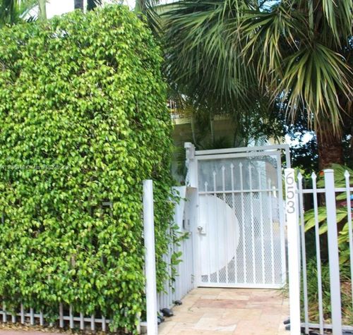 apt-4-653 Michigan Ave, Miami Beach, FL, 33139-6056 | Card Image