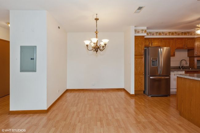 APT-201 - 550 75 Th St, Condo with 2 bedrooms, 2 bathrooms and 1 parking in Downers Grove IL | Image 6