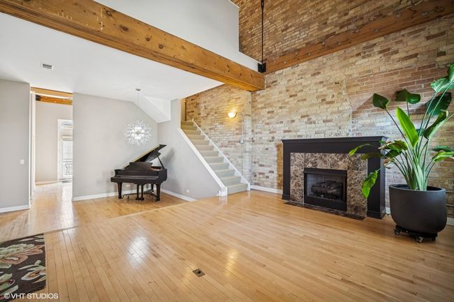 APT-211 - 242 Leonard Wood S, Condo with 2 bedrooms, 1 bathrooms and 1 parking in Highland Park IL | Image 5
