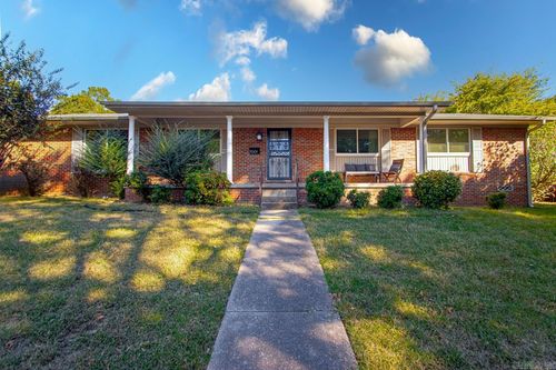 7001 Bluebird Dr, Little Rock, AR, 72205-5017 | Card Image