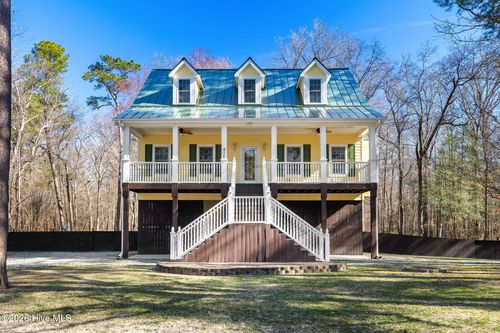 815 Riverview Dr, Burgaw, NC, 28425-6101 | Card Image