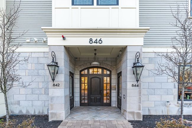 III - 846 Main St, Condo with 3 bedrooms, 3 bathrooms and null parking in Winchester MA | Image 14