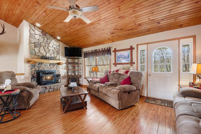 11496 4 Mile Rd, House other with 4 bedrooms, 4 bathrooms and null parking in Belding MI | Image 11