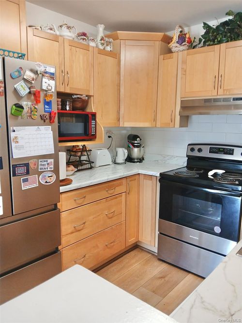 unit-a-427 Aylesbury Ct, Ridge, NY, 11961-1436 | Card Image