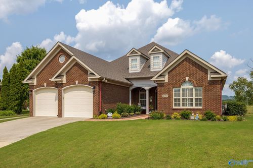16003 Shropshire Dr Se, Huntsville, AL, 35803-3048 | Card Image