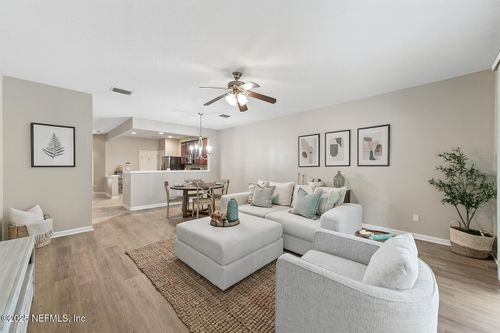 11263 Campfield Cir, JACKSONVILLE, FL, 32256-3905 | Card Image