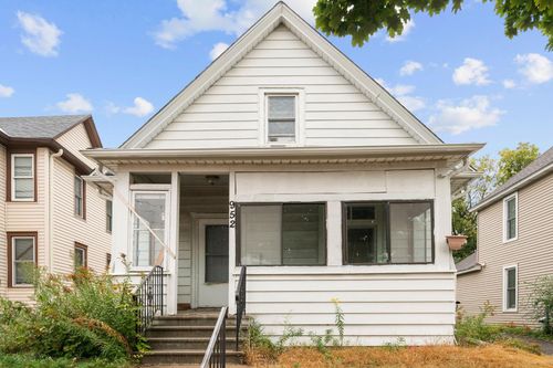 952 Western Ave N, Saint Paul, MN, 55117-5234 | Card Image