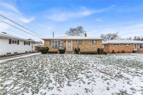 9924 Valley Forge Dr, Parma Heights, OH, 44130-4517 | Card Image